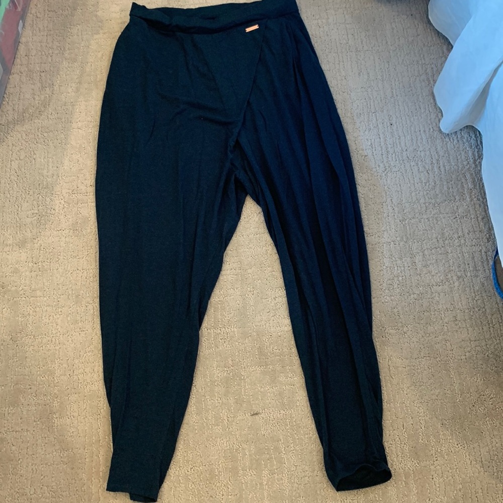 Sweaty Betty • jogger style pants